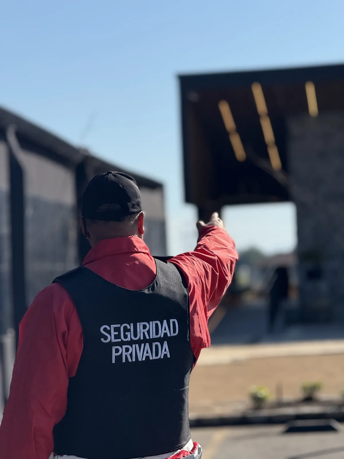Registro visual de operación Servima con guardias de seguridad